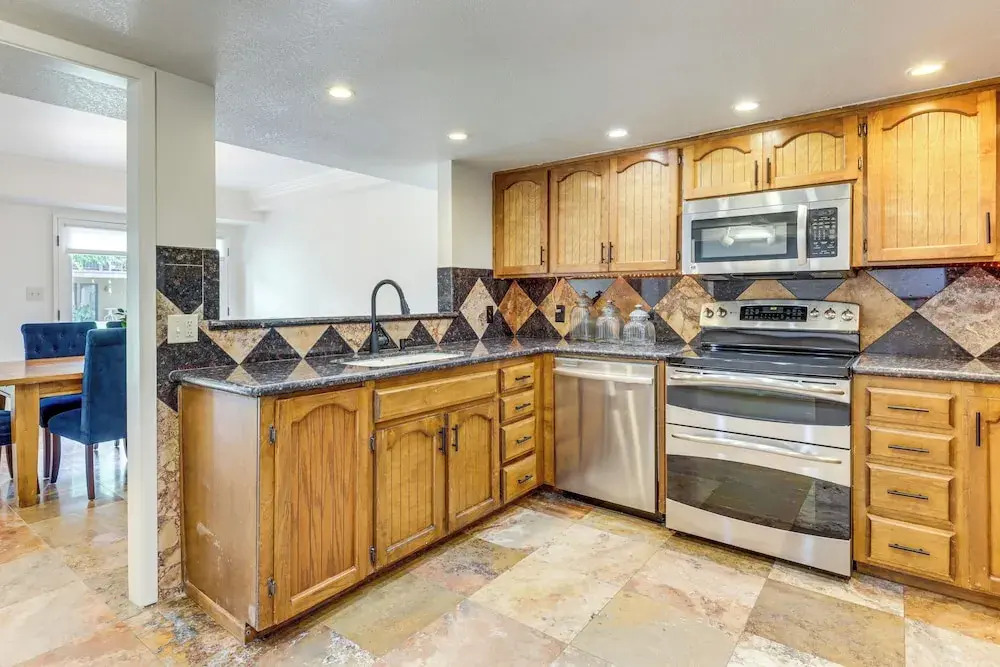 5 Mi to Colorado River: Yuma Gem w/ Pool Access!