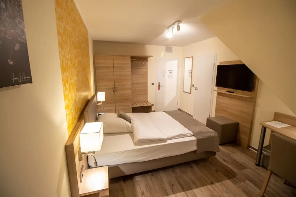 Wolfsburg Fallersleben Hotel by Belvilla