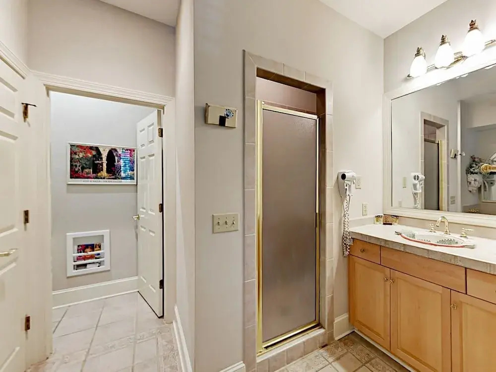 8 Mizzenmast Court Home 4 Bedrooms 4.5 Bathrooms Home