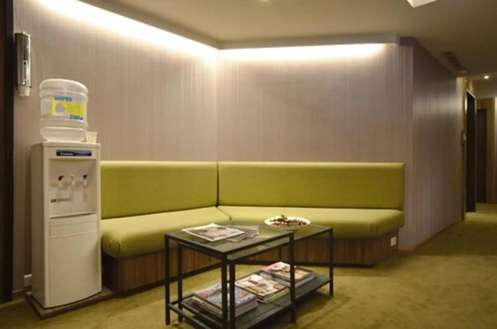 Jing Guang Hotel