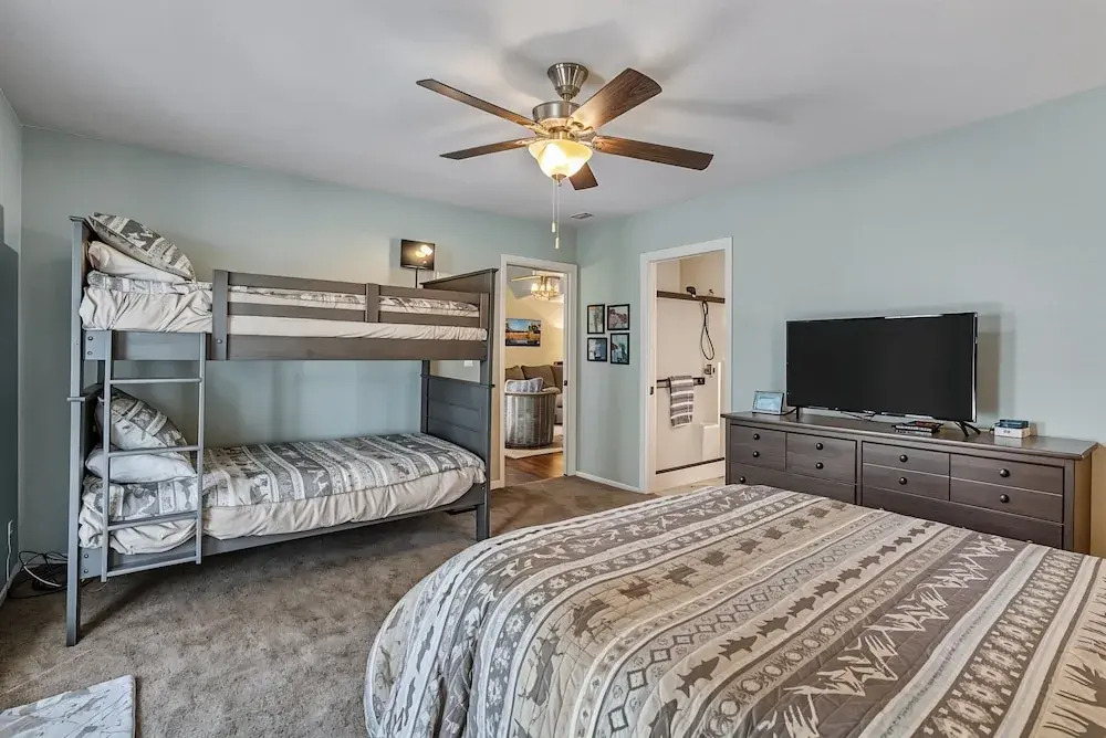 The Nut House - Lovely Home with Hot Tub