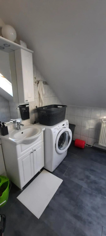 Hi-Bp Garden city Batsanyi Apartment 3 Rooms, Apartment upstairs close the city train