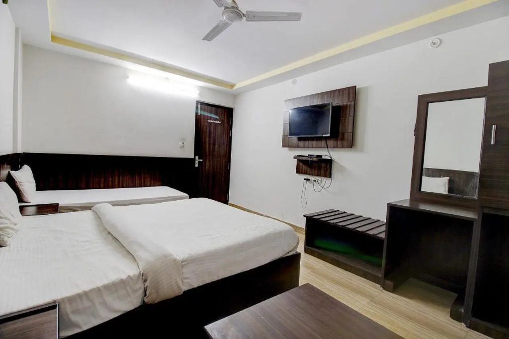 FabHotel PS Grand