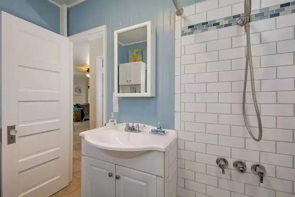 Stylish Newport Condos w/ Dock Access, Walk to Balboa Fun Zone and Beach
