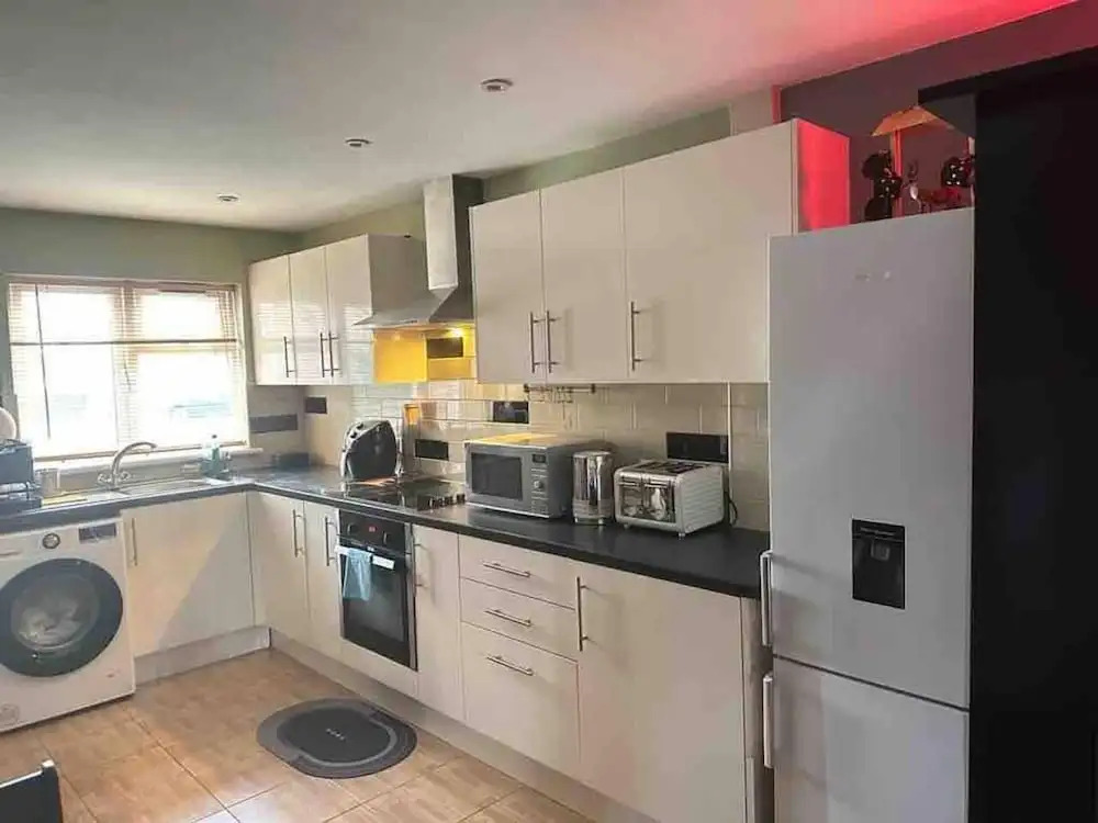 Remarkable 2-bed House in Northolt