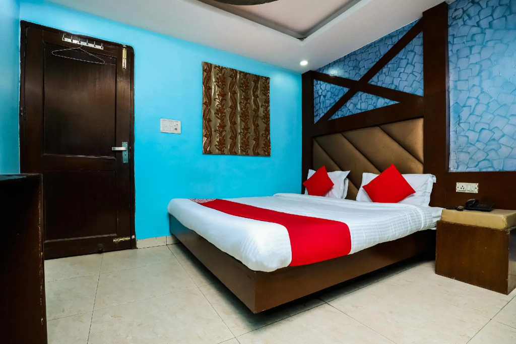 OYO 37557 Hotel Hridey Inn