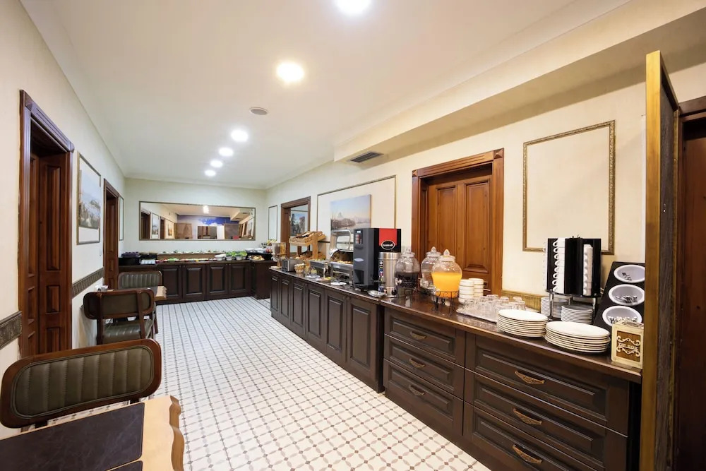 Bender Hotel - Old City