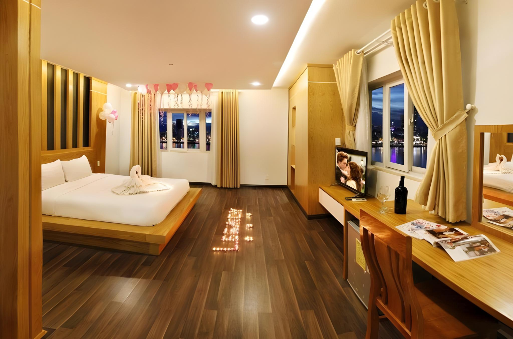 Legacy Riverside Danang Hotel