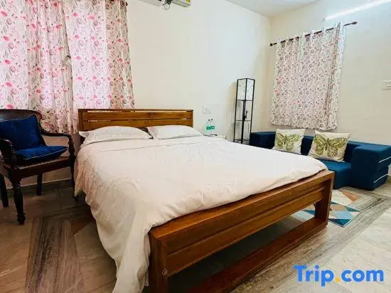 The Haven by Oshara Modern Kerala 3bhk AC Wifi Family Near Fort Kochi Parking