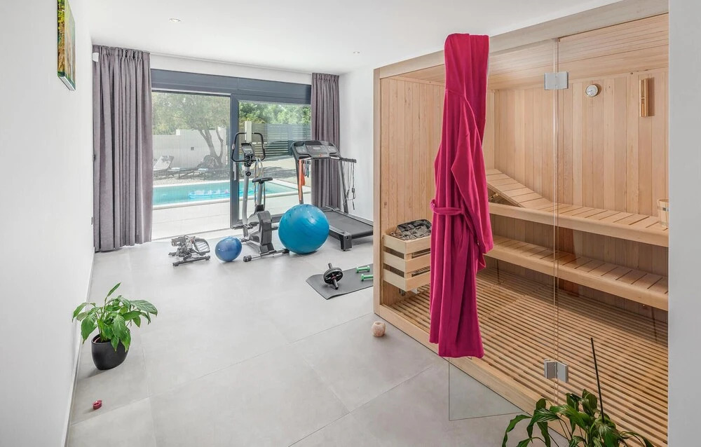 Beautiful Home In Rebici With Sauna