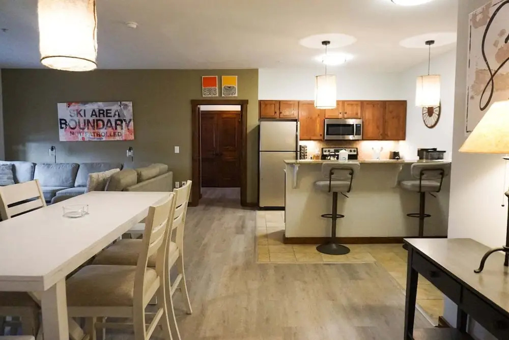 Soaring Eagle # 216 2 Bedrooms, 2 Full Baths:slopeside, Hot Tubs, Underground Parking