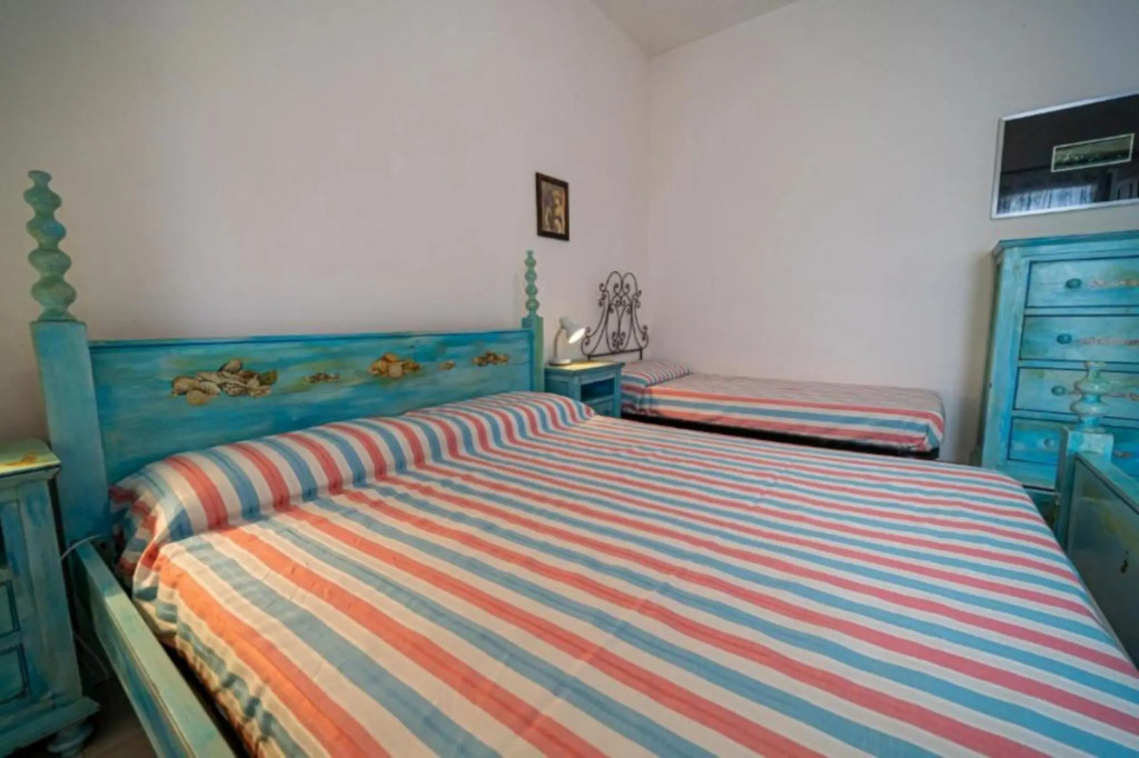 Girasoli in the center of Marina di Campo with private parking and outdoor space-I GIRASOLI
