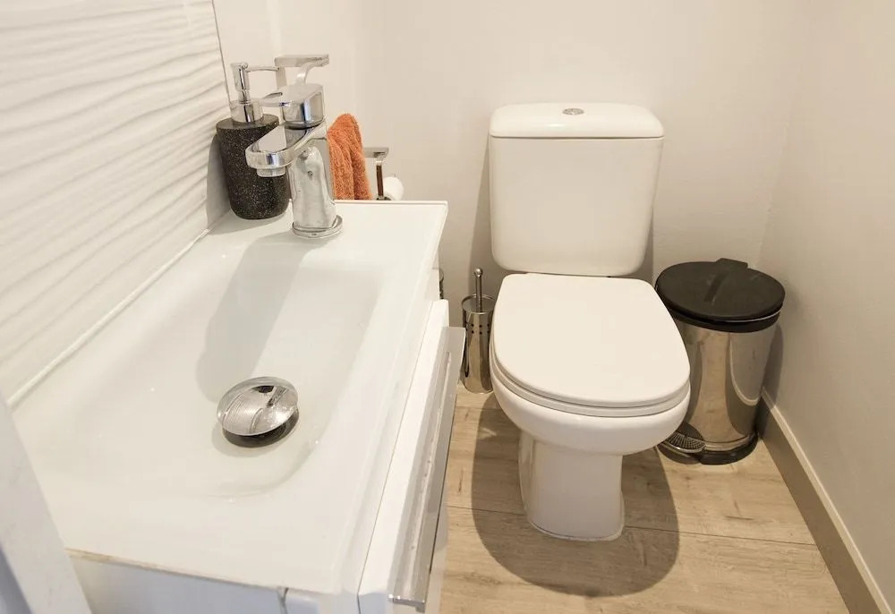 Trendy 1-BR City Center Apt