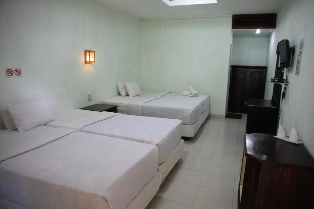 Pandu Lakeside Hotel Parapat - Toba Lake