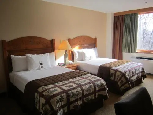Overlook Lodge and Stone Cottages at Bear Mountain