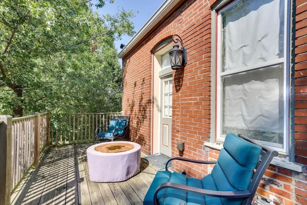 Saint Louis Home w/ Deck: 4 Mi to Downtown!