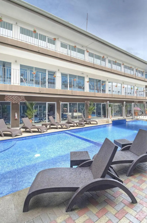 Beachfront Hotel Tramonto