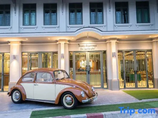 TUAN Hotel Bangkok near Wat Arun