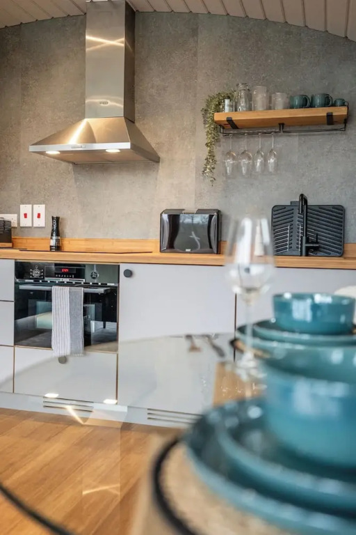 Unique 1 BD Eco-Retreat in Old Chalford