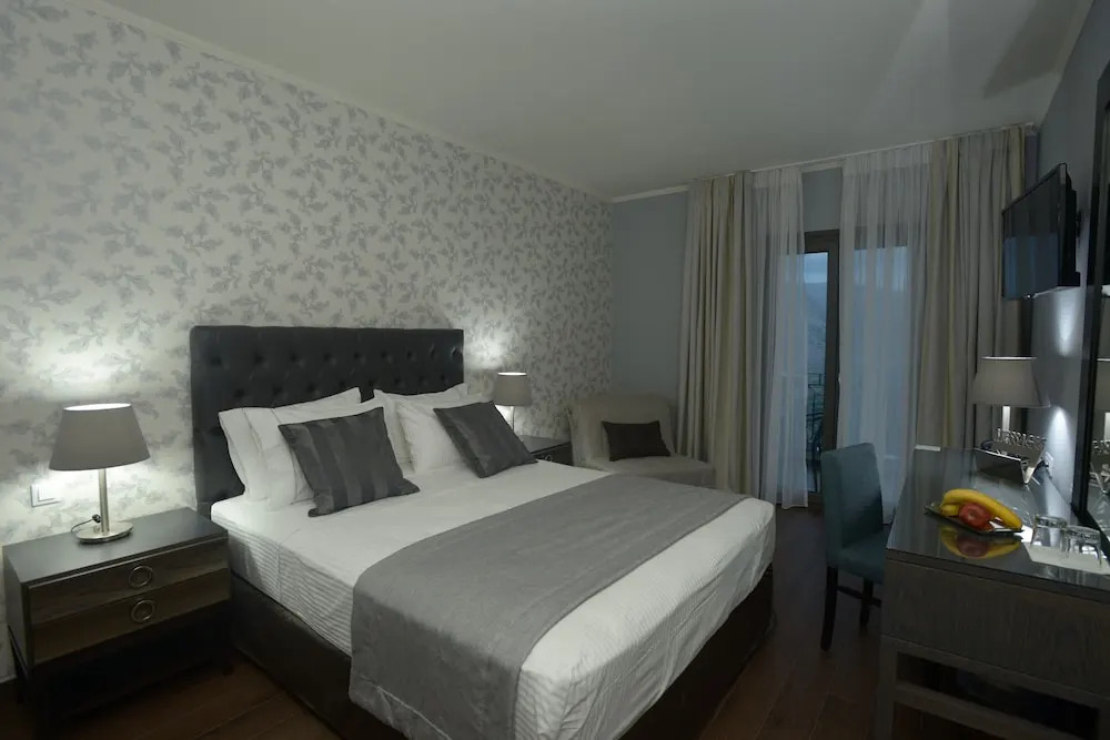 Theasis Hotel Paramythia