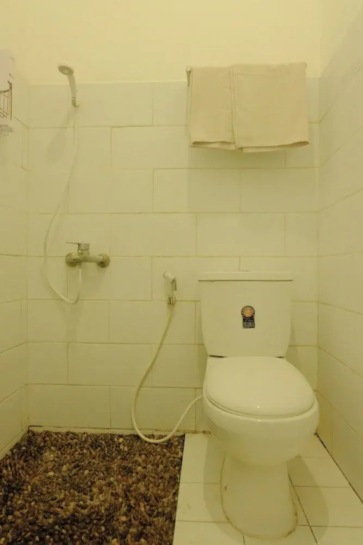 OYO Life 93382 Gajayana Kost Female Only Syariah