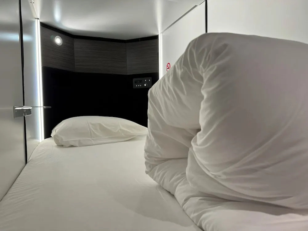 Capsule Hotel Suzumoriya