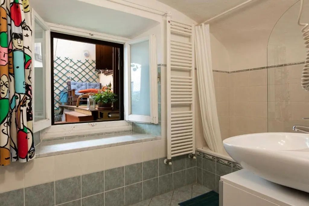 Charming Getaway in Florence.. European University