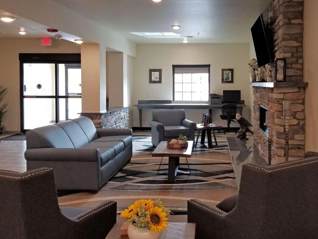 Comfort Inn & Suites Medina NY near Erie Canal