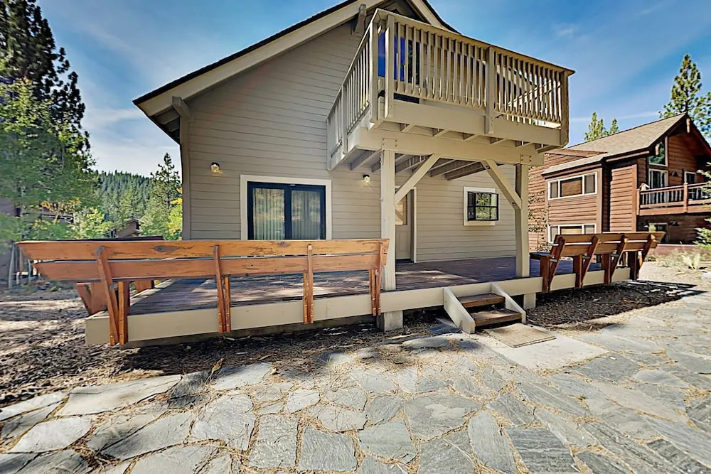 Wooded Getaway W/ 2 Living Areas & Shuttle 3 Bedroom Home