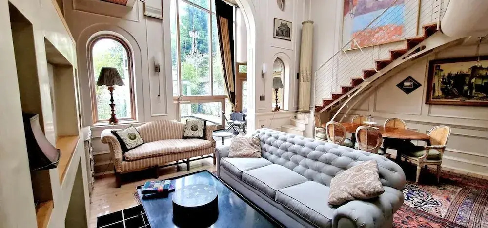 118 A Perfect Blend of Charm and Luxury