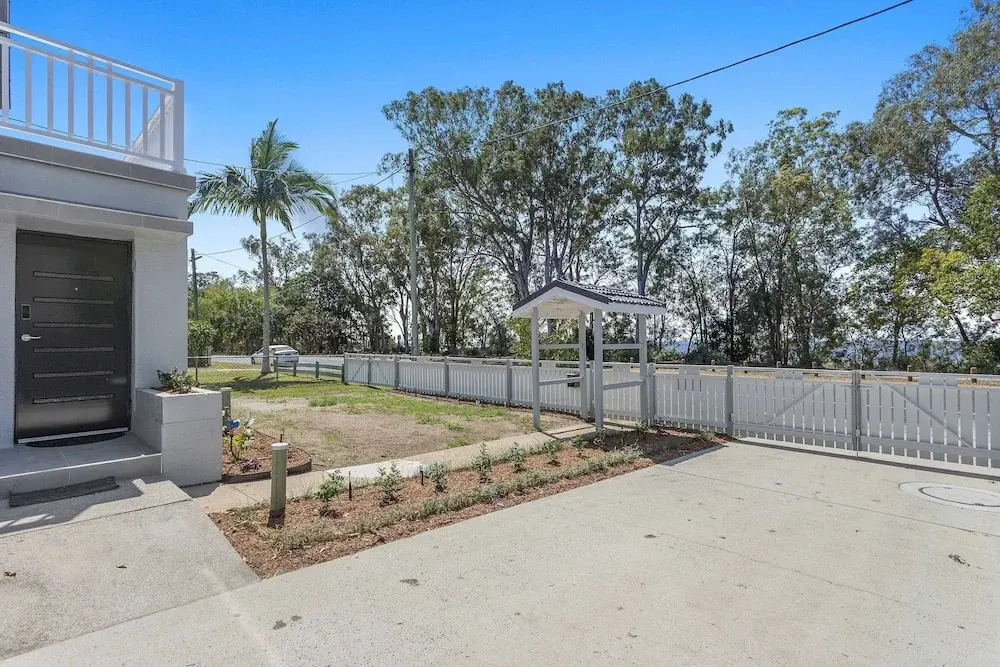 Metawisebnb Waterfront 3BR Coastal Escape