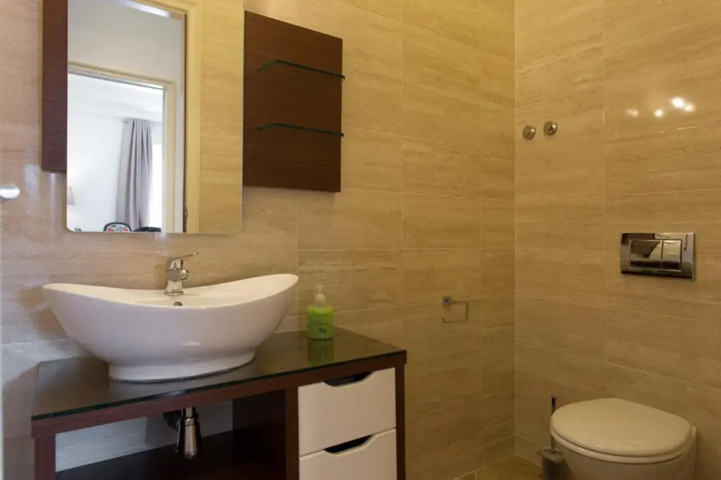 Gaspar House in Areeiro by Hosty