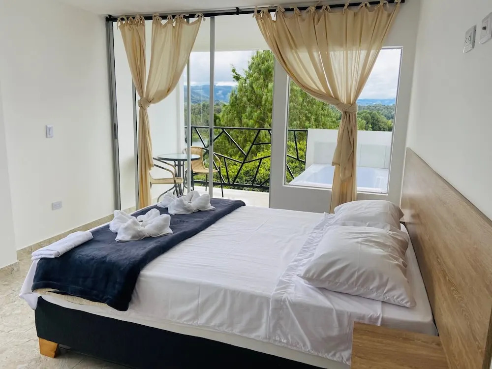La Madriguera Hotel Guatapé Con Embalse