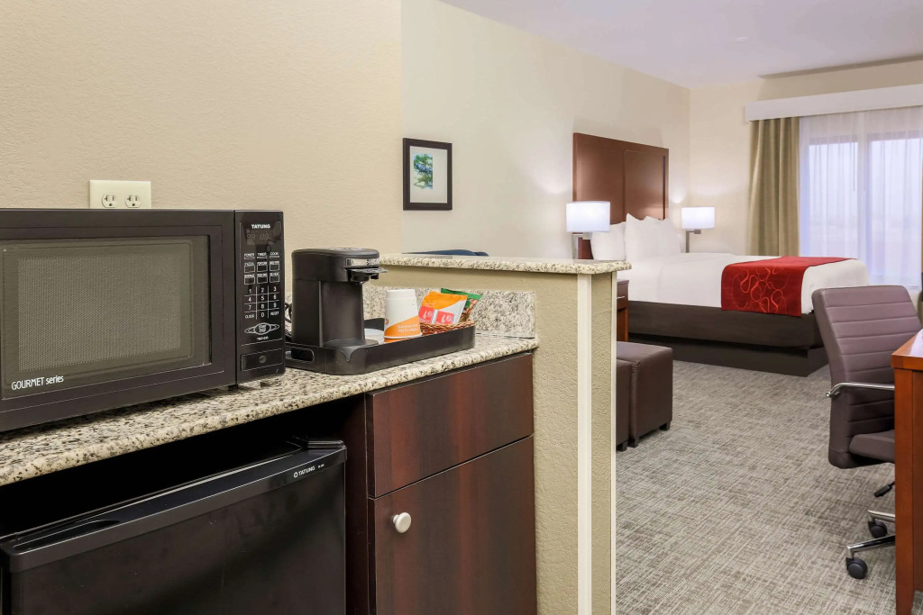 Comfort Suites DFW N-Grapevine