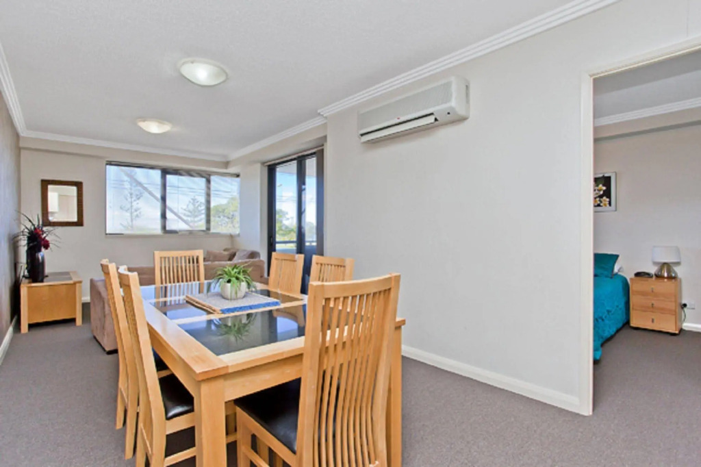 Aqualine Apartments On The Broadwater
