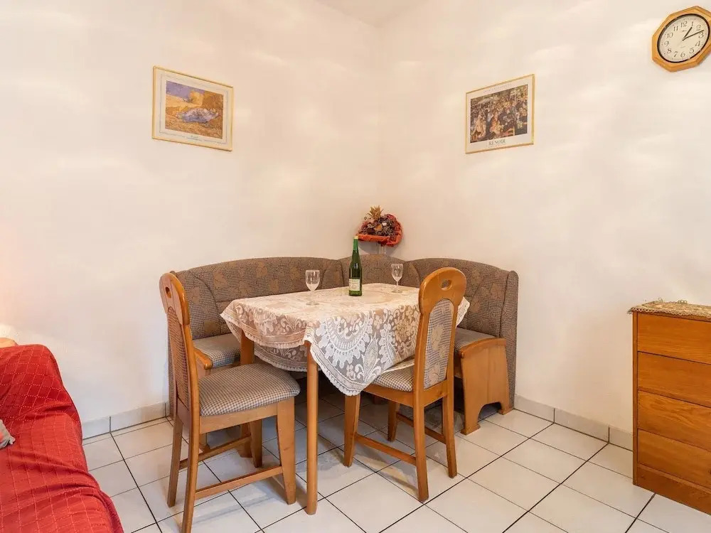 Home for 5 Persons in 1350 Year Old Mosel Town