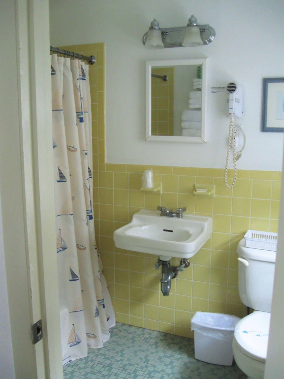 A Beach Breeze Inn