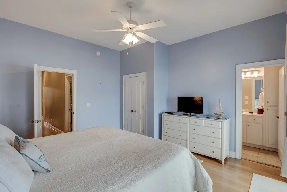 New Listing! Oceanfront Oasis W/ Sparkling Pool 5 Bedroom Townhouse
