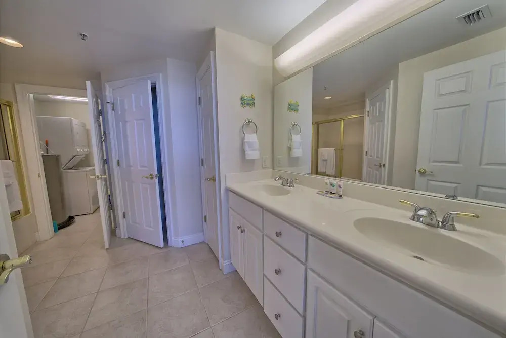 Stunning 16th Floor Condo with Fitness Center, Hot Tubs, Pools, and Beach Access - Unit 1606 by RedAwning