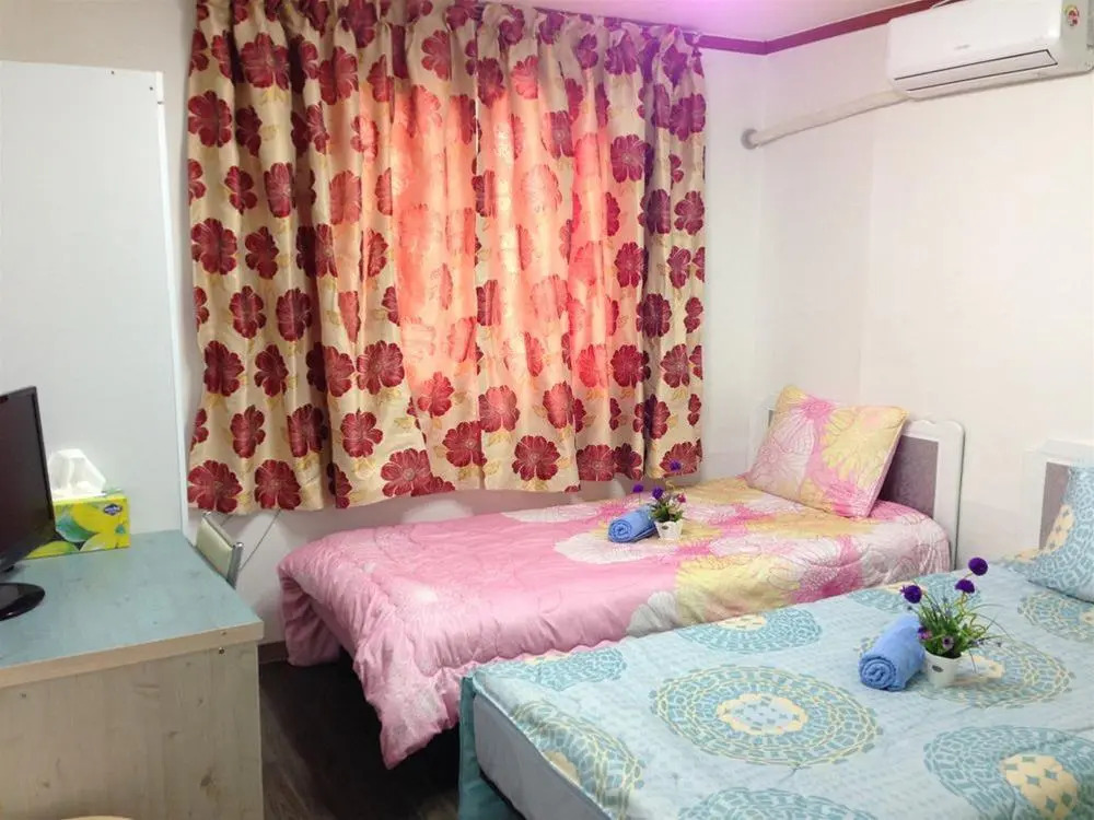 Amuse Guest House - Hostel