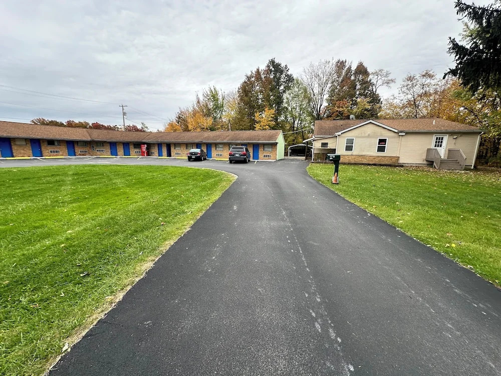 Westgate Manor Motel Austintown & Youngstown OHIO