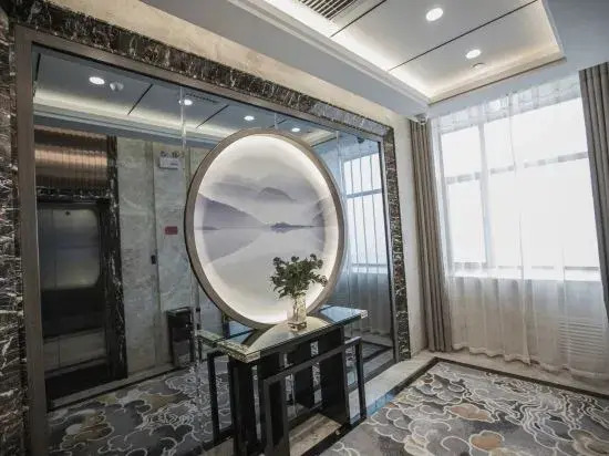 Huayi Hotel