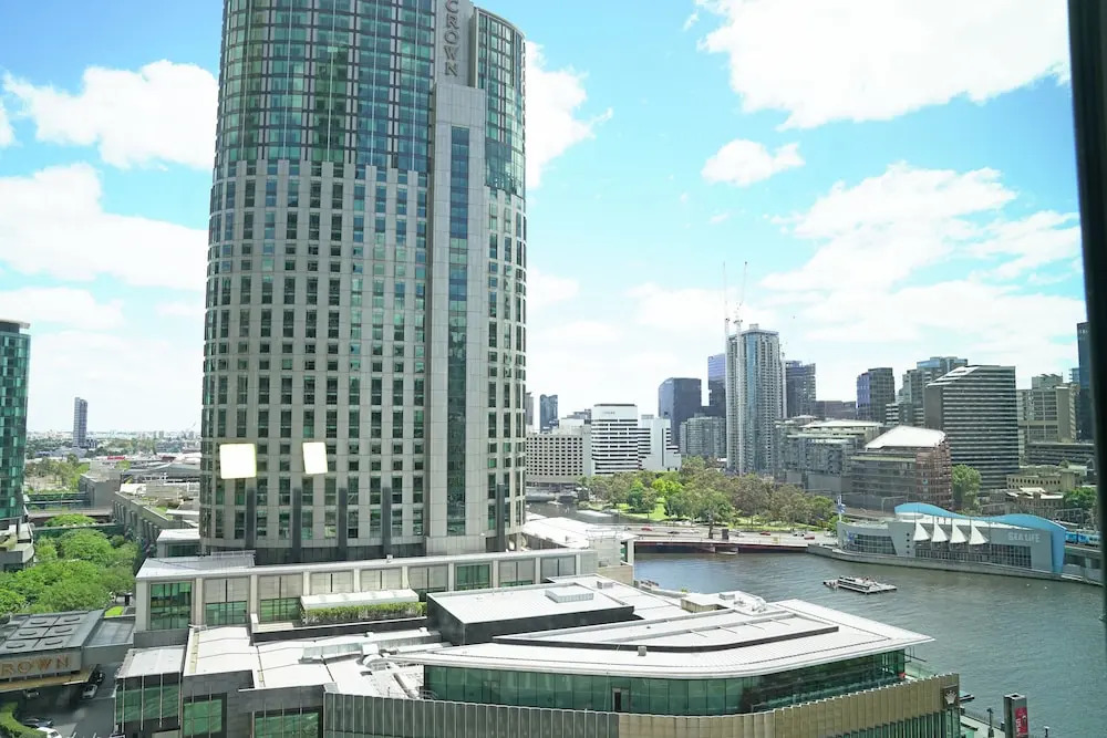 2-BRM Apartment Yarra River View Skyline
