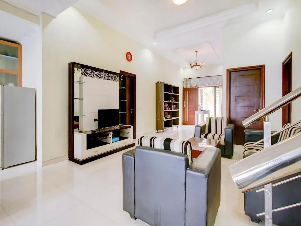 OYO 90006 Dieng Ellen s House Syariah
