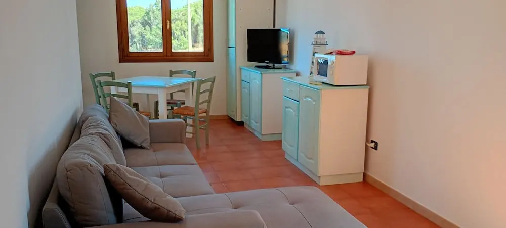 Modern 1 bed Apartment Sleep 3 sea View Only 700mt From sea