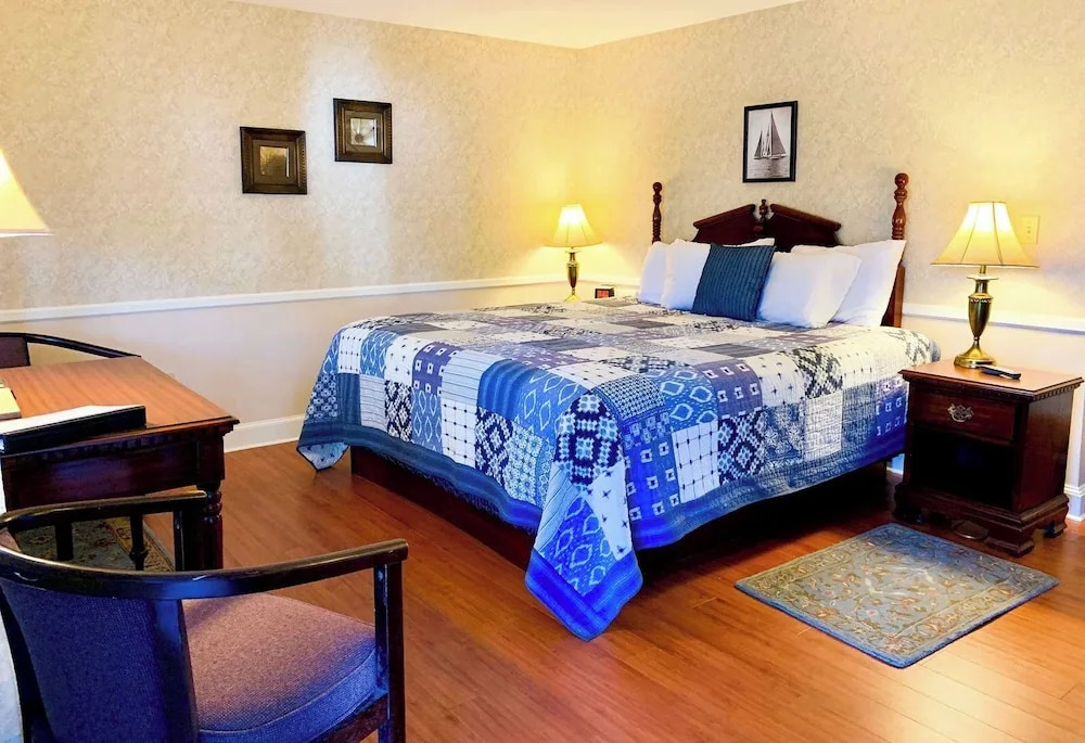 Cedar Crest Inn
