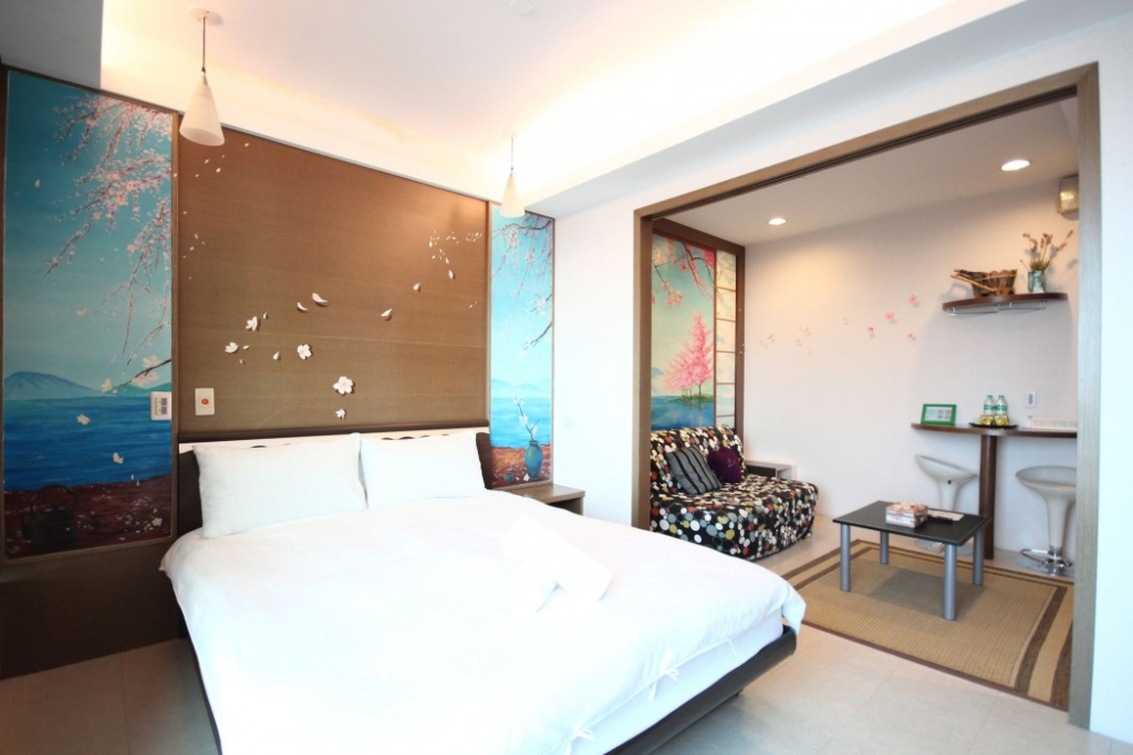 85 Childhood Suite
