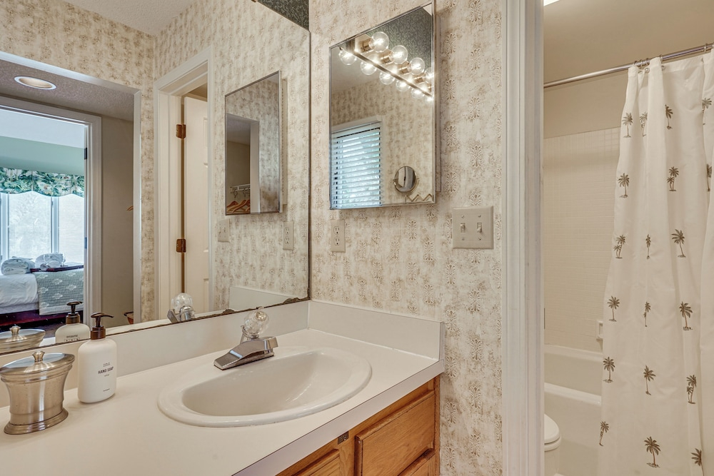 Enjoy Coastal Living! Condo on Kiawah Island