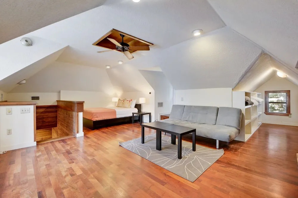 7BR 4BA Unique House and Cottage South Congress Austin by RedAwning