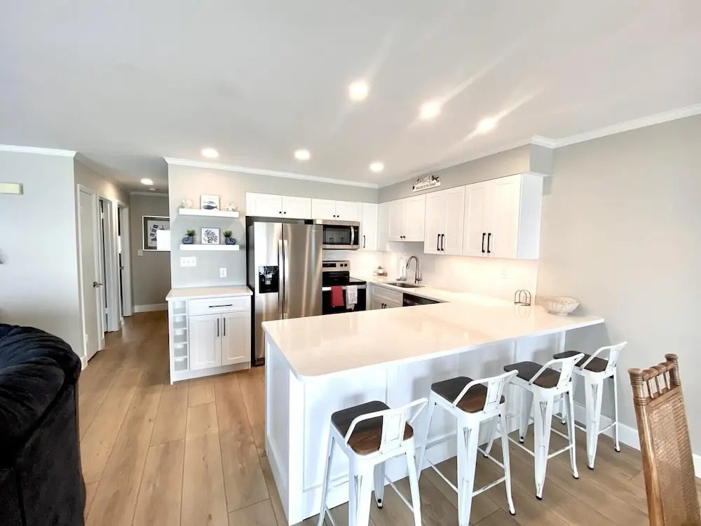 Harbour Island 402l 2 Bedroom Home by RedAwning